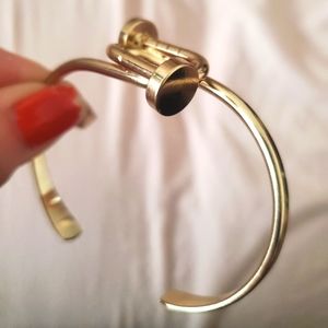 New Twisted Nail Head Gold Cuff Bracelet.